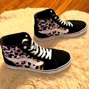 Women’s Vans Hi Tops **Great condition**